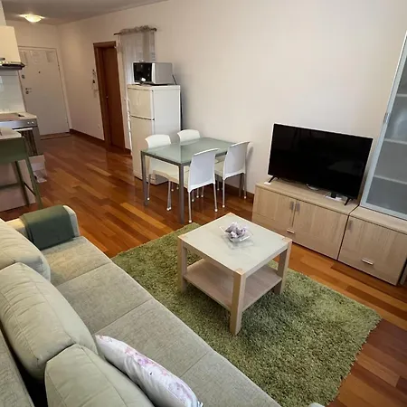 Ni I - One Bedroom With Balcony G 아파트