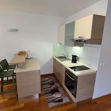 Ni I - One Bedroom With Balcony G 마카르스카