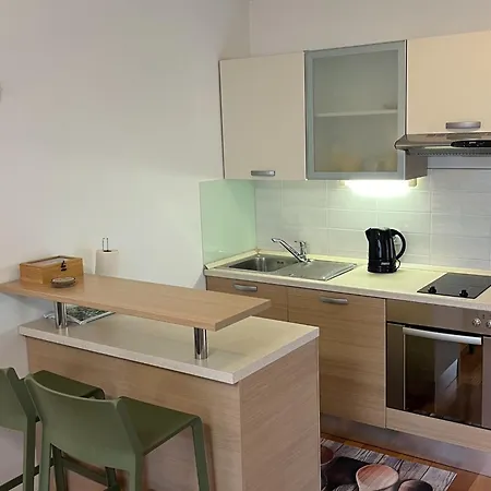 Ni I - One Bedroom With Balcony G *